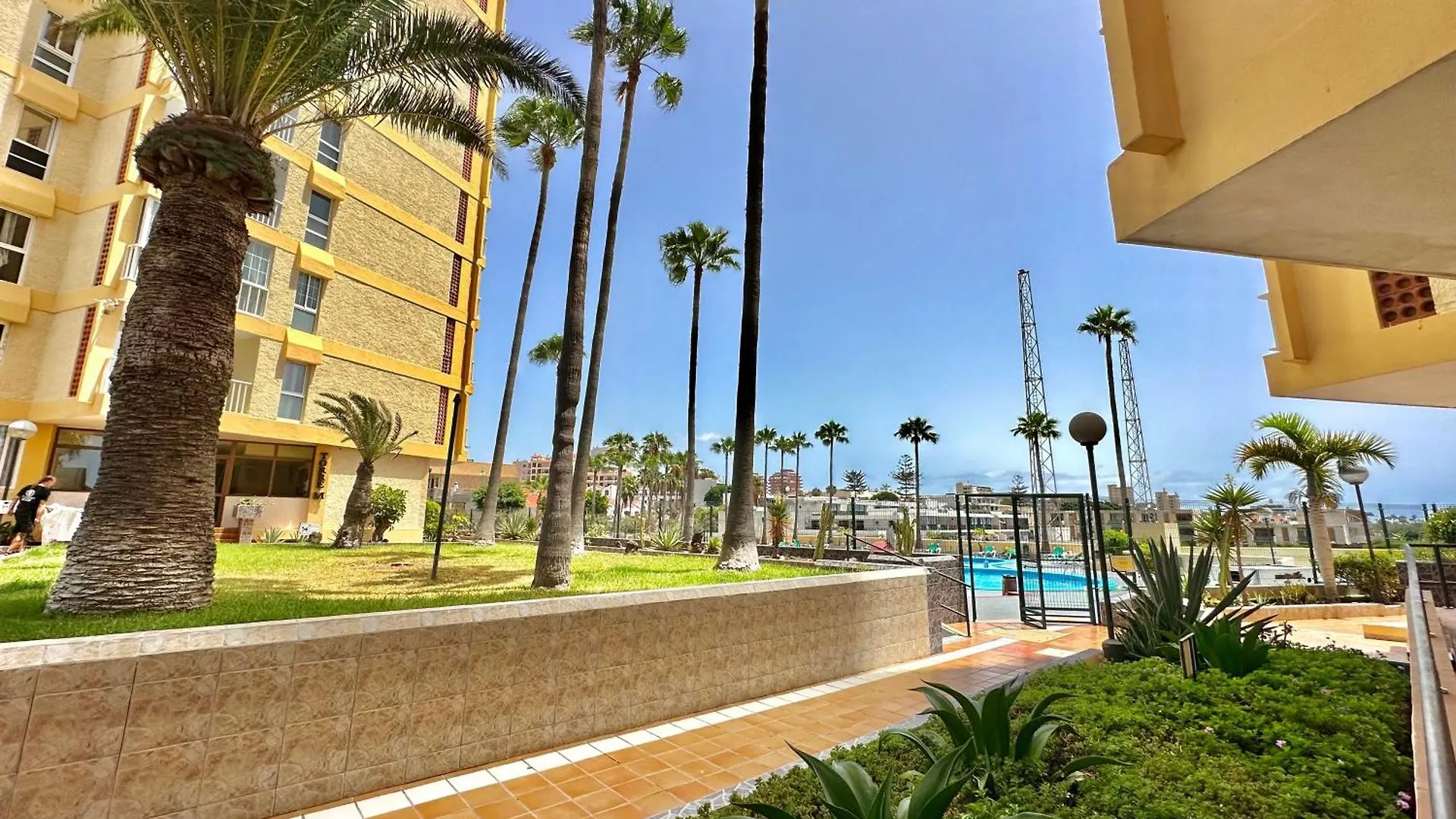 Torres De Yomely - M2C Apartment Arona